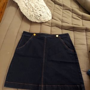 Cute one inch off the knee skirt